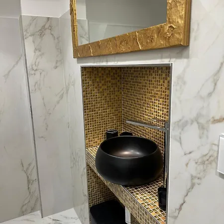 Canal View Boutique דירה