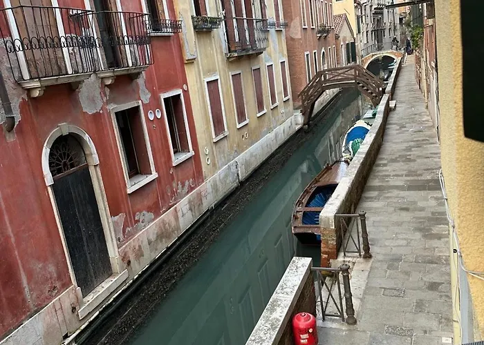 Canal View Boutique Appartamento