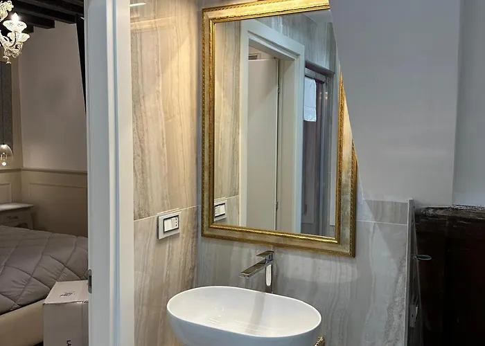 Canal View Boutique *