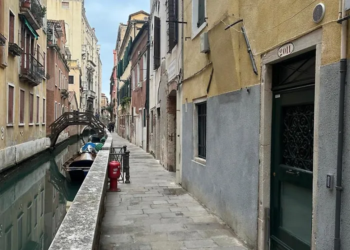 Διαμέρισμα Canal View Boutique Βενετία